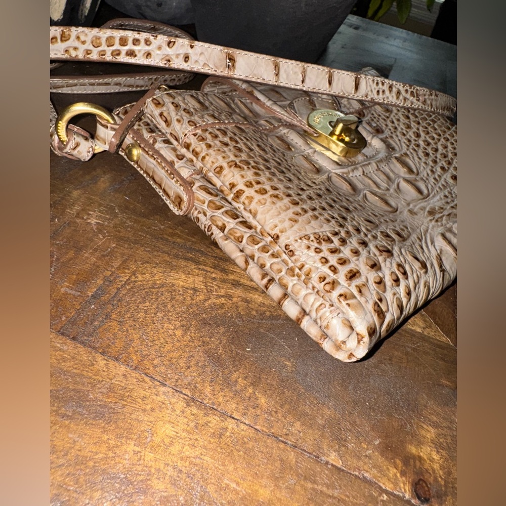 EUC Brahmin Mojito Latte Melbourne Crossbody bag with built in wallet - Picture 5 of 12